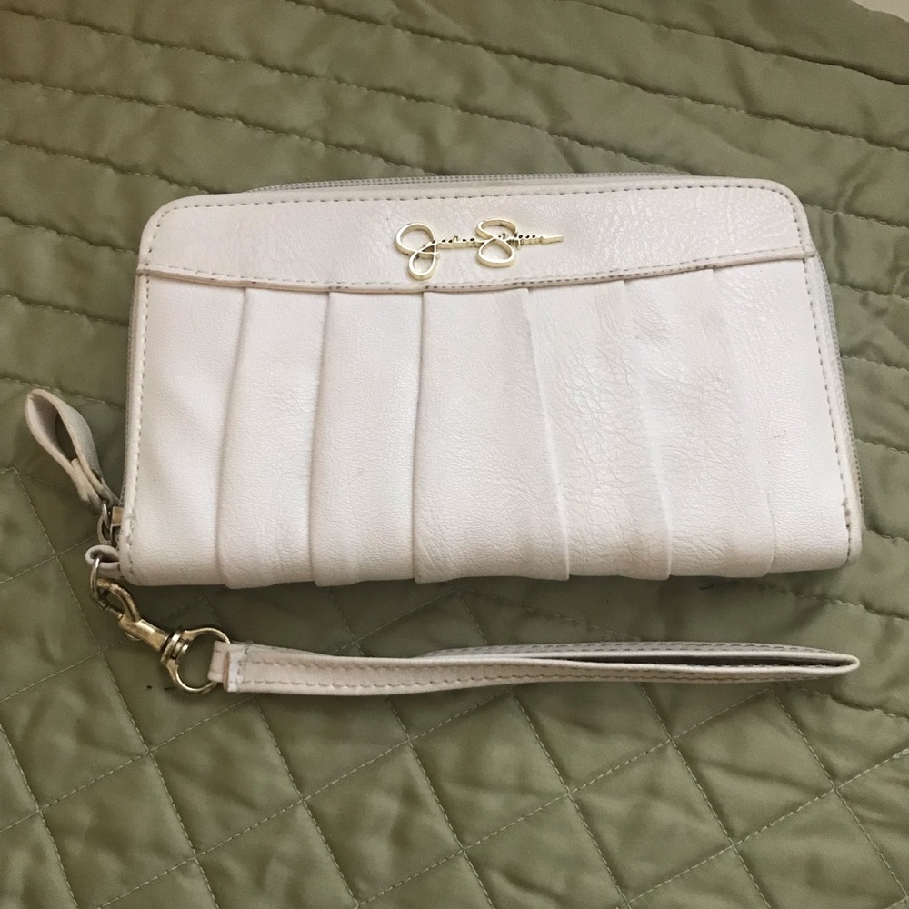 Jessica Simpson wristlet